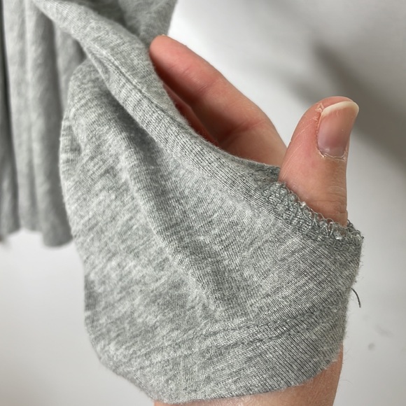 Barneys New York drapery cowl neckline oversized stretchy thumb hole top - Picture 4 of 10